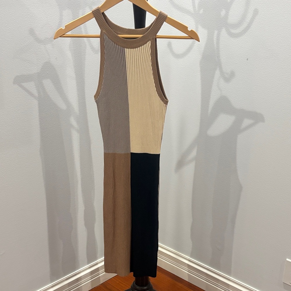 Elegant Sleeveless Knit Midi Dress